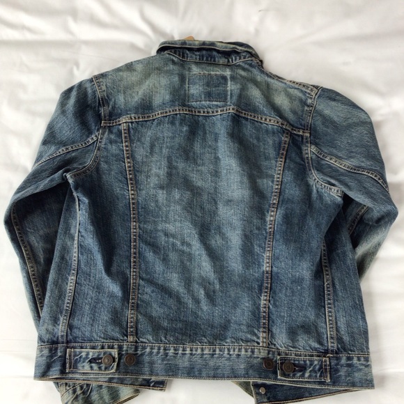 Vintage Denim Levi’s Jacket - Picture 2 of 4